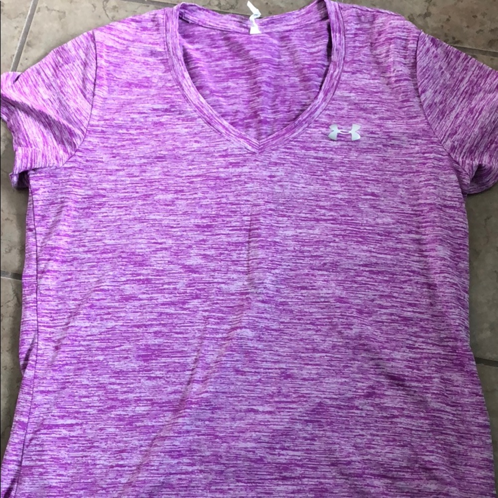 Women’s under Armour shirt size medium